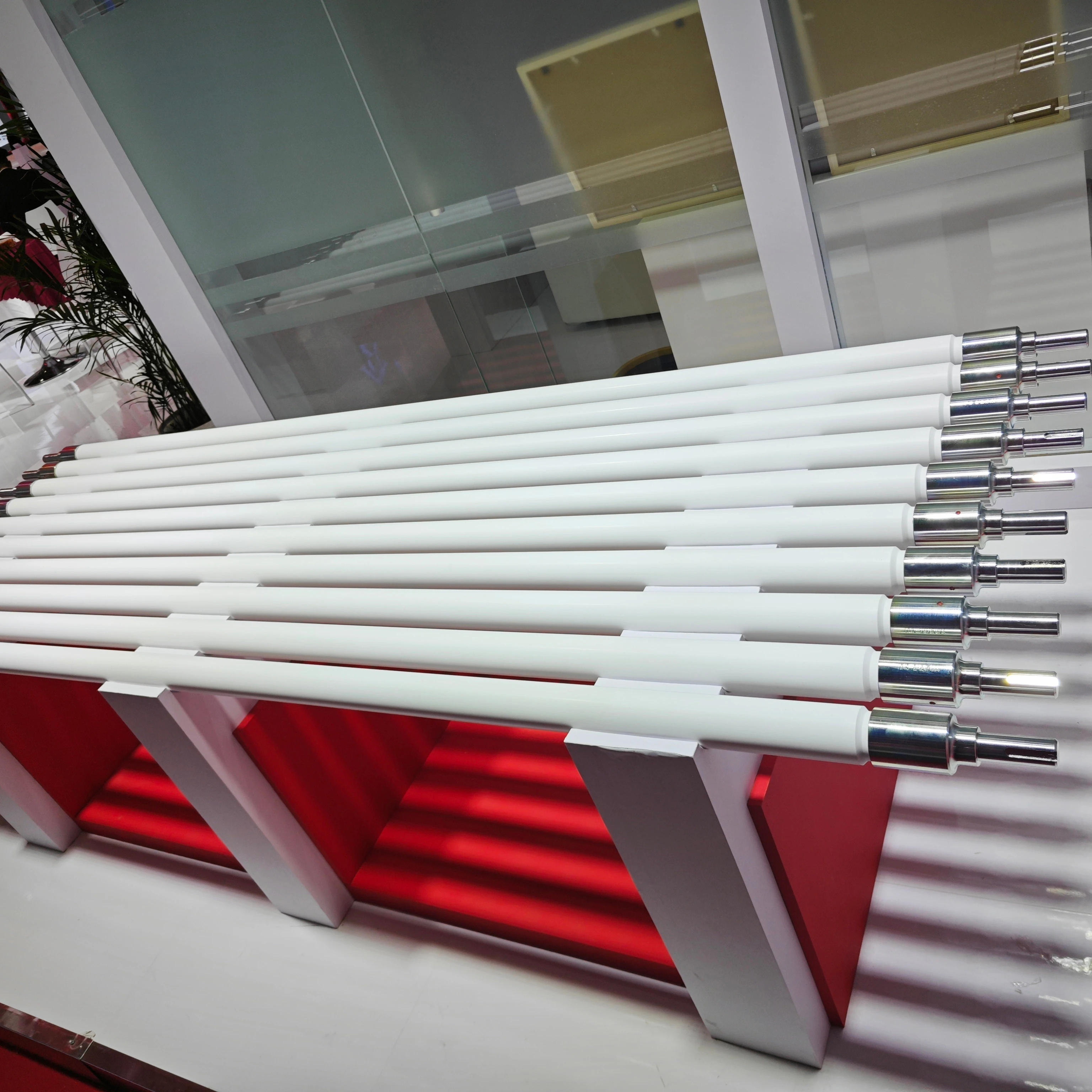 Fused silica quartz ceramic roller for glass tempering furnace