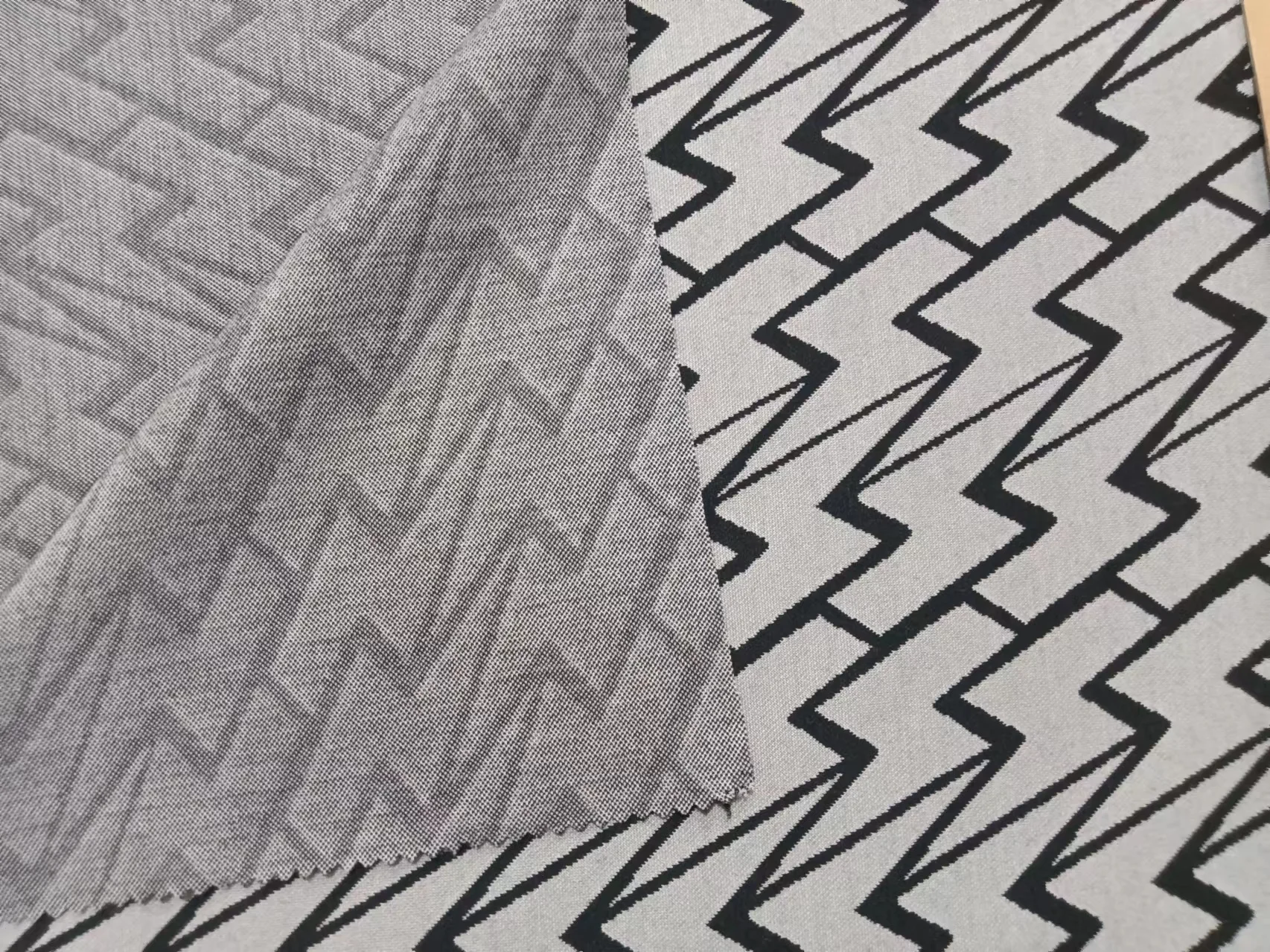 3017#Knitted jacquard fabric with customized pattern, color woven stripe pattern