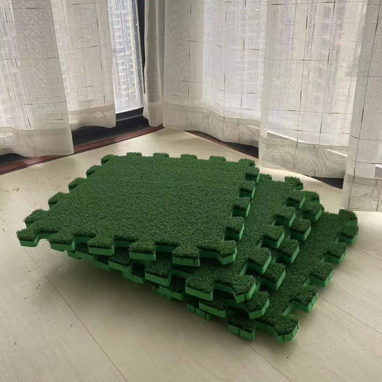 Easy to clean non-toxic safe turf tiles artificial grass puzzle carpet mat