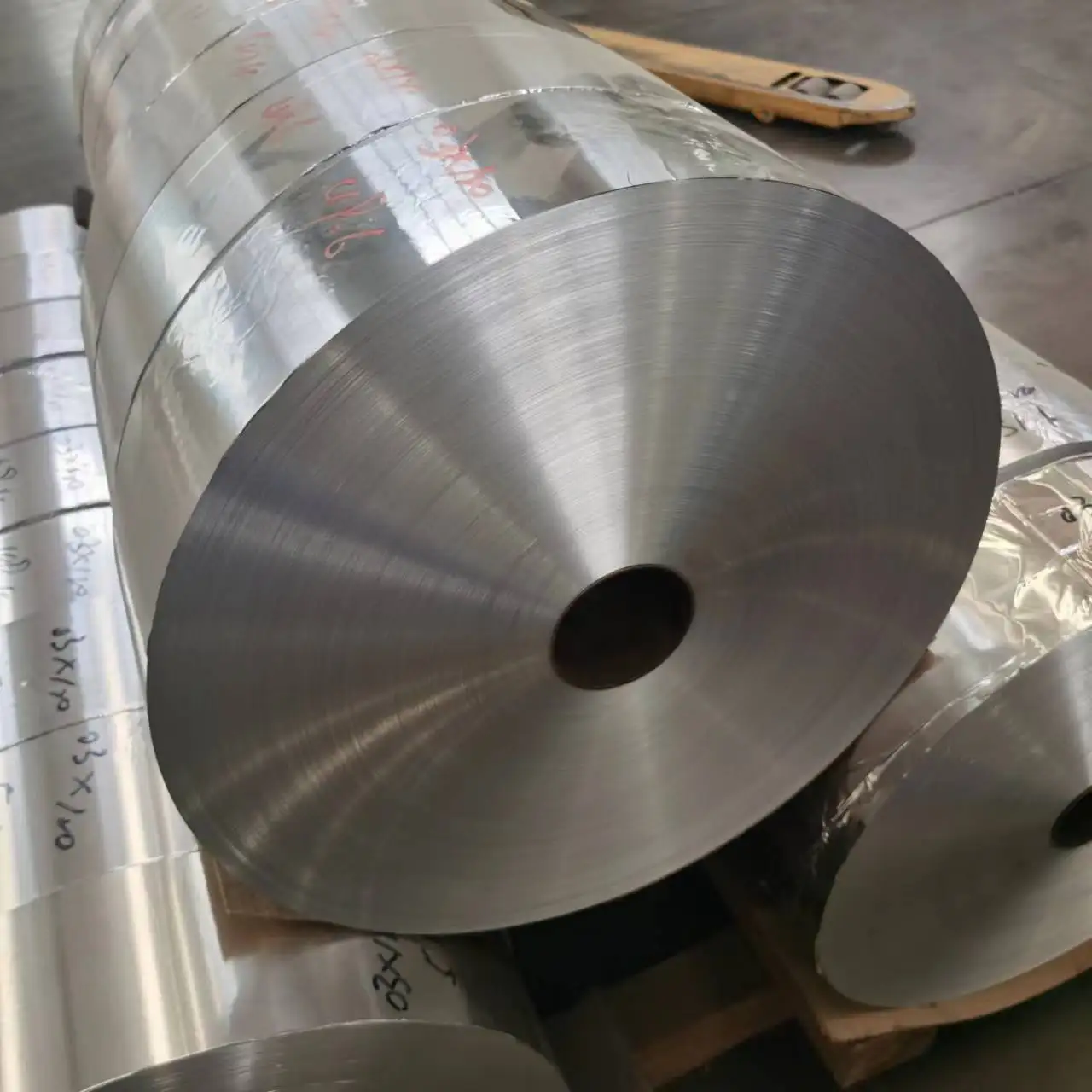 Hot Sale Aluminium Coil Aluminum Foil raw for Kitchen or Air Conditioner price per ton Manufacturer