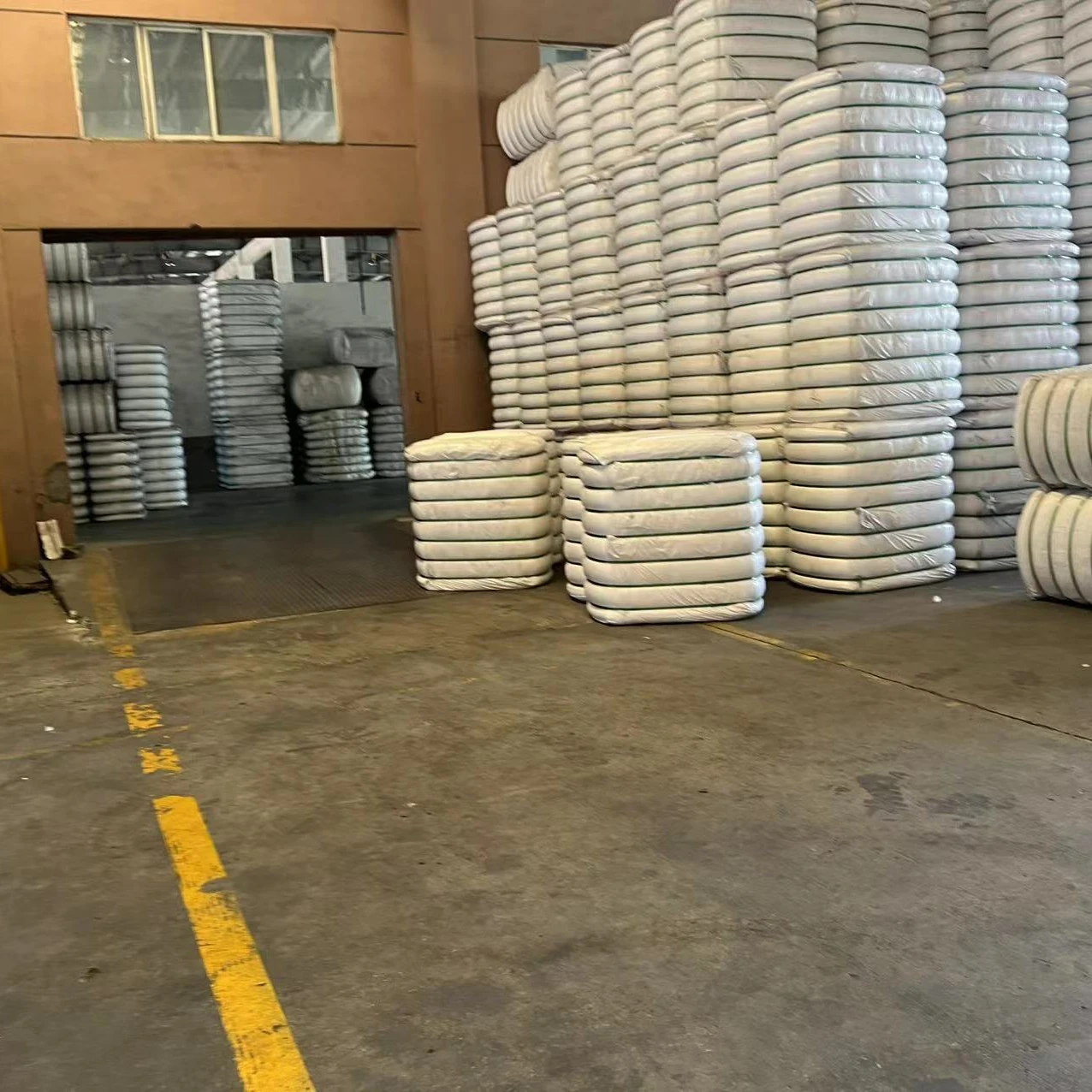 100% Polyester Hollow Conjugated Siliconized Polyester Staple Fiber with Low Price Polyester Fiber Manufacturers and Suppliers