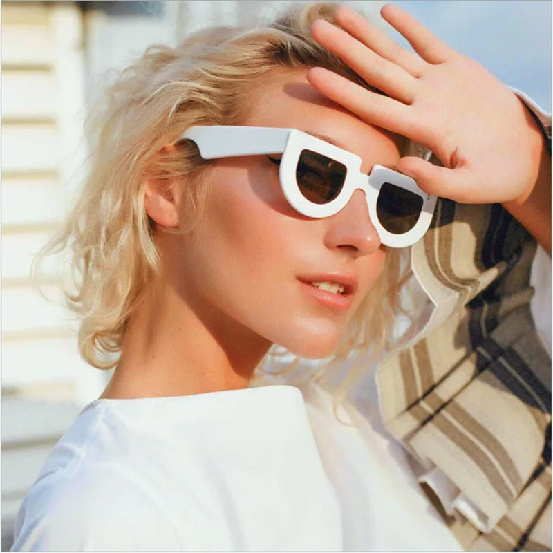
Plastic Fashion Glasses 2021 Sunglasses Rhinestone Modern Stylish Promotional Vintage Sunglasses Retro 
