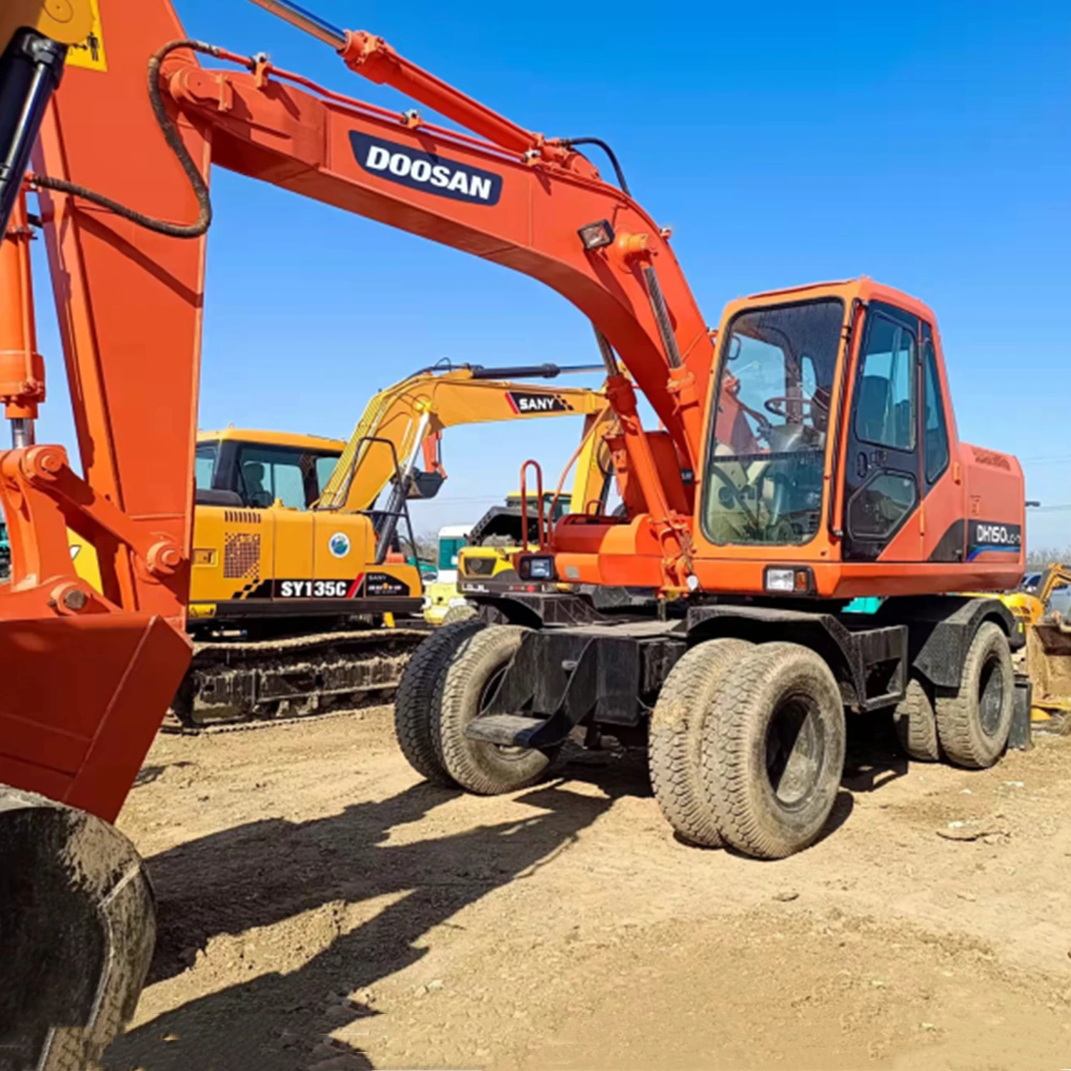 Used Doosan DH140W DH150W DH210W DH300W DX60W DX140W Wheel Excavator