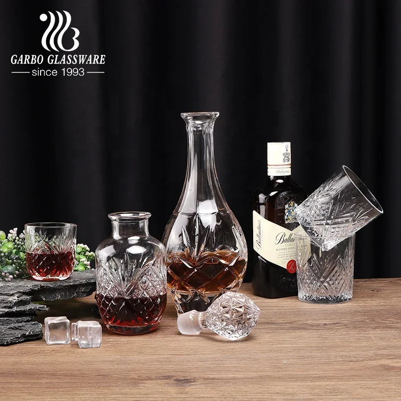 Wholesale unique embossed design diamond design rocking royal crystal whiskey glass decanter with stainless steel tray