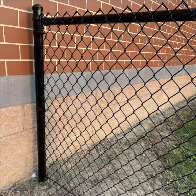 High Quality 1.8m PVC Coated Galvanized Chain Link Mesh Fence 60x60mm Wholesale with Posts and Security Accessories