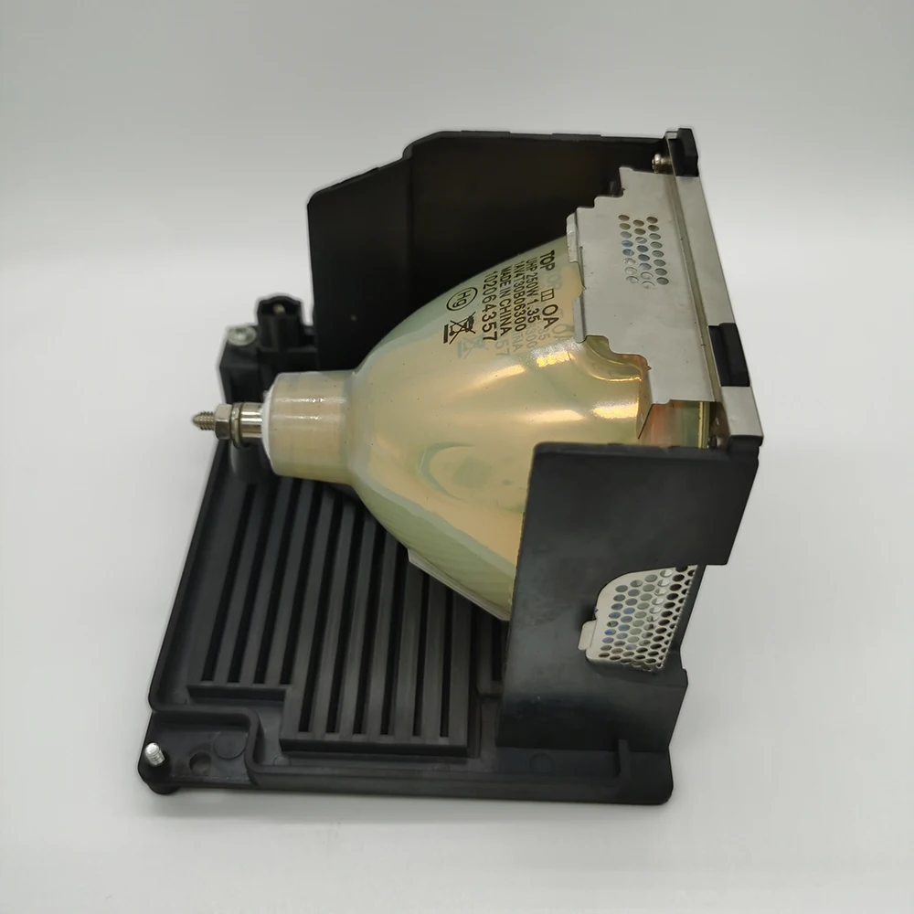 POA-LMP99/610 330 2940/610 293 5868 Projector Lamp For SANYO PLC-XP40E PLC-XP40E PLC-XP40L PLC-XP40L PLC-XP45L PLC-XP45L Lamp