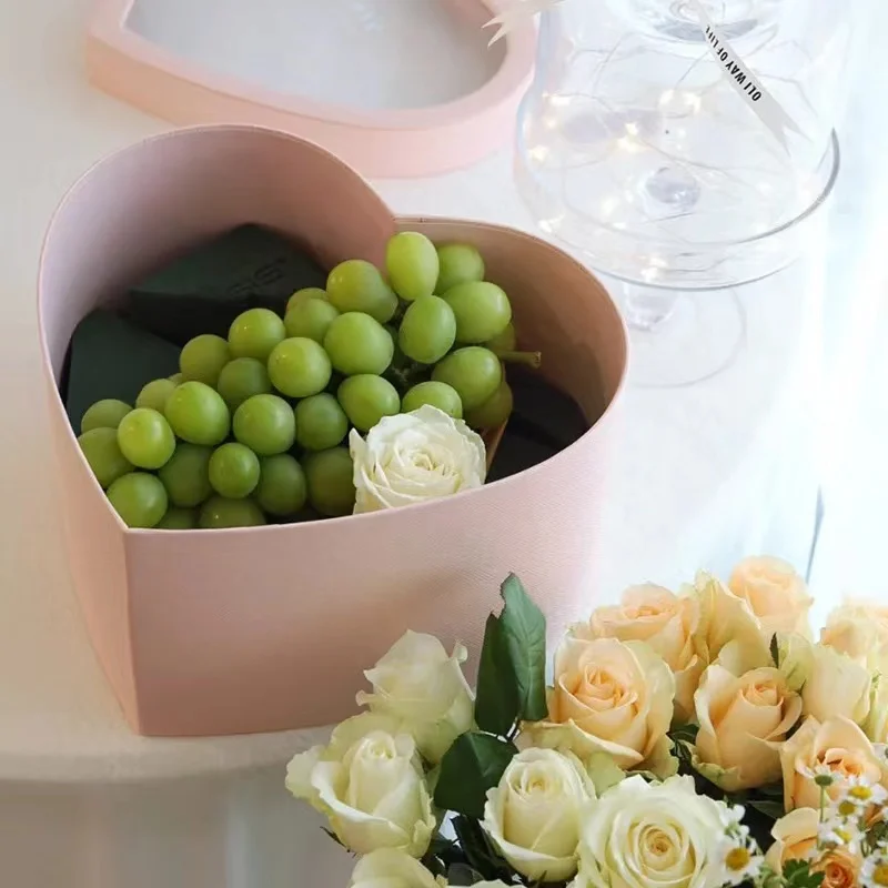 Luxury Gift Packaging Customised Valentine Day Heart Shaped Packaging Chocolate Flower Gift Boxes