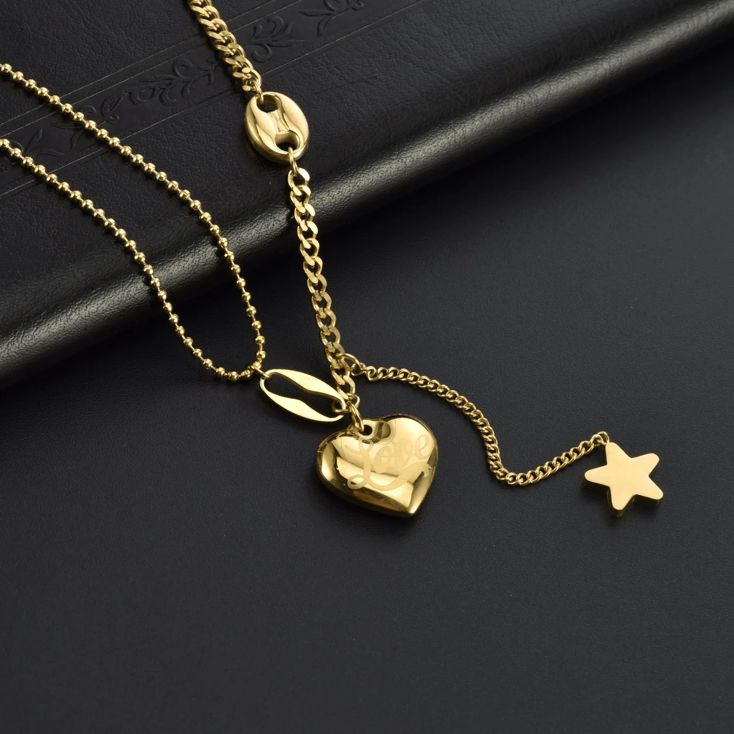 Water Resistant 316L Stainless Steel Long Love Heart Necklace 18K Gold Plated Star Hanging Chain Heart Star Pendant Necklace