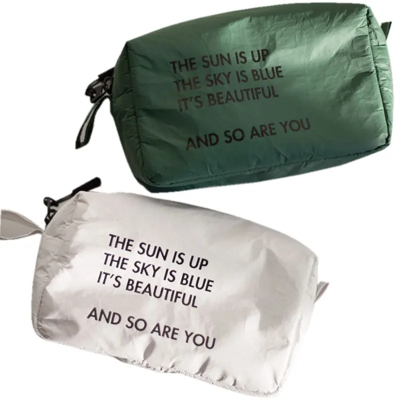 Cases Pvc Transparent Make up Holographic Women Tyvek Hanging Or Pouches Little Girl Fancy Round Drawstring Unique Cosmetic Bag