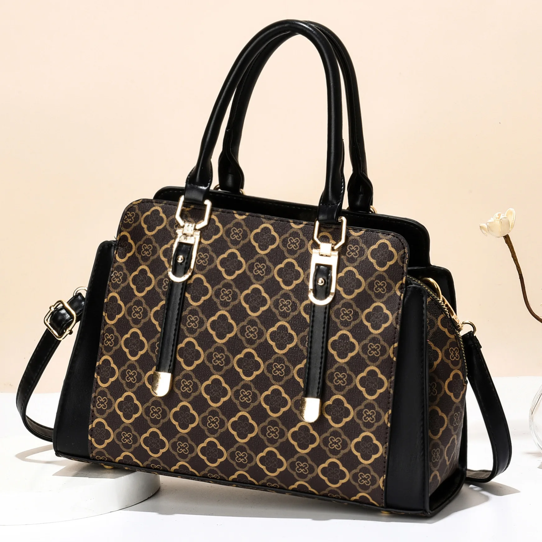 New wholesale luxury leather brand women fashion quilted leather ladies pu lining unique handbags for women 2021