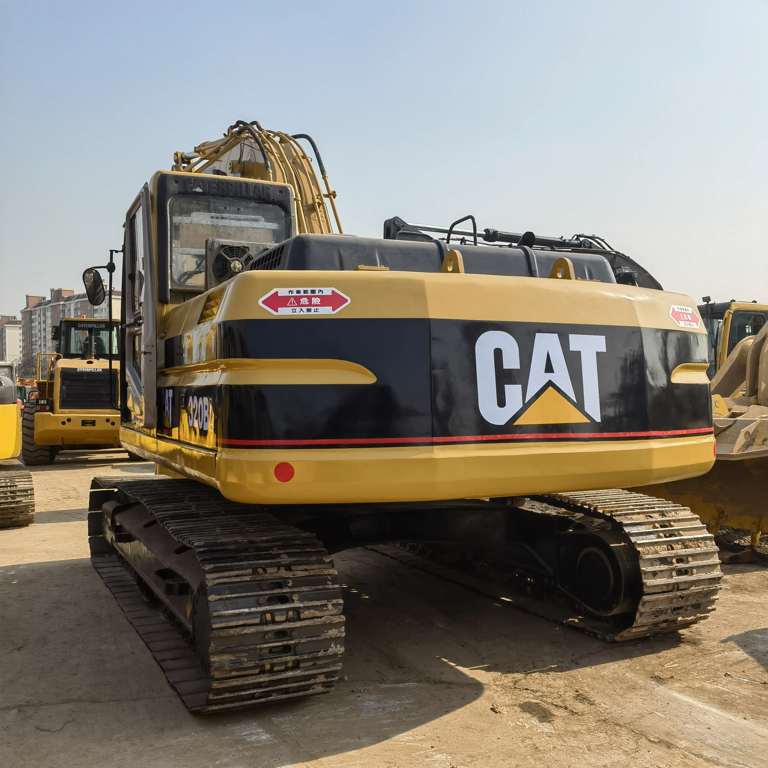 Гусеничный экскаватор Cat 320BL 20 тонн Рабочий вес 3 м объем ковша Cummins двигатель Eaton включая ключ