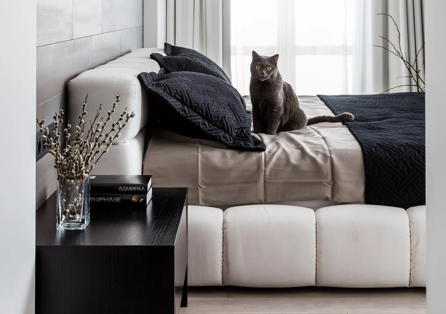 chesterfield bed  /  button tuftied leather bed / queen size vintage leather bed