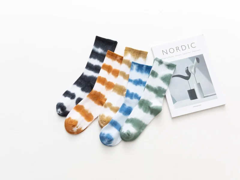 Quentin Dropshipping 2023 Spring Autumn Hot New Cotton Socks Tie-Dye Stripe Series Literary Personality Tube Socks For Men