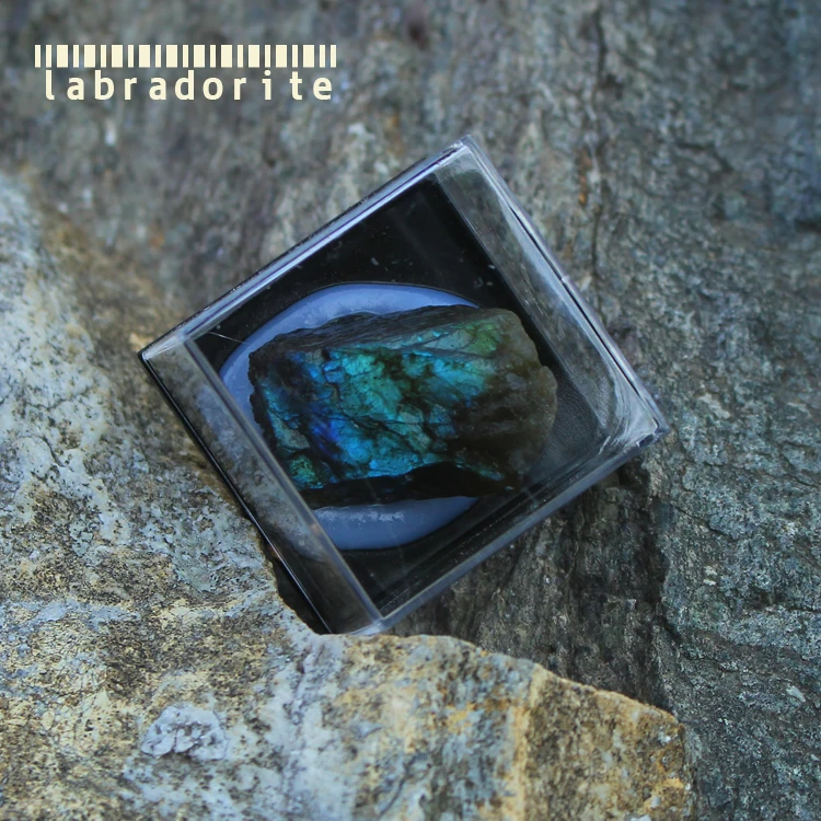 Wholesale natural Mineral specimens Box Rock crystal for healing stone