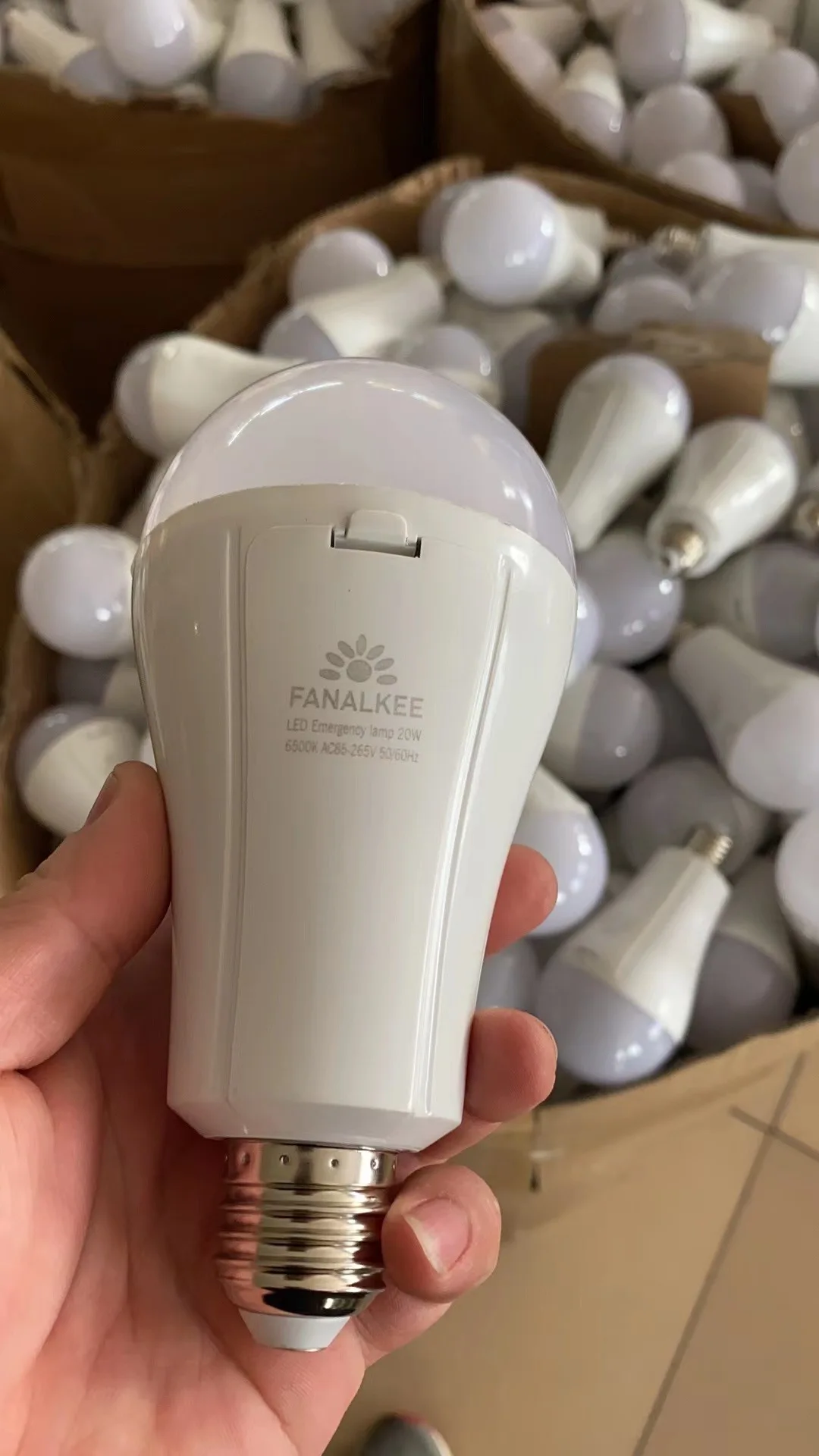 Портативная Аккумуляторная аварийная лампа, перезаряжаемая Светодиодная лампа с аккумуляторами