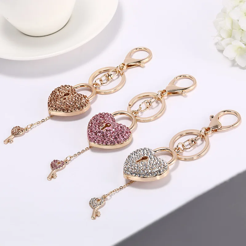 Trendy New Love Shaped Keychain Pendant Exquisite Rhinestone Heart Lock Keychain Bag Hanging Accessories Keyring Jewelry Gifts