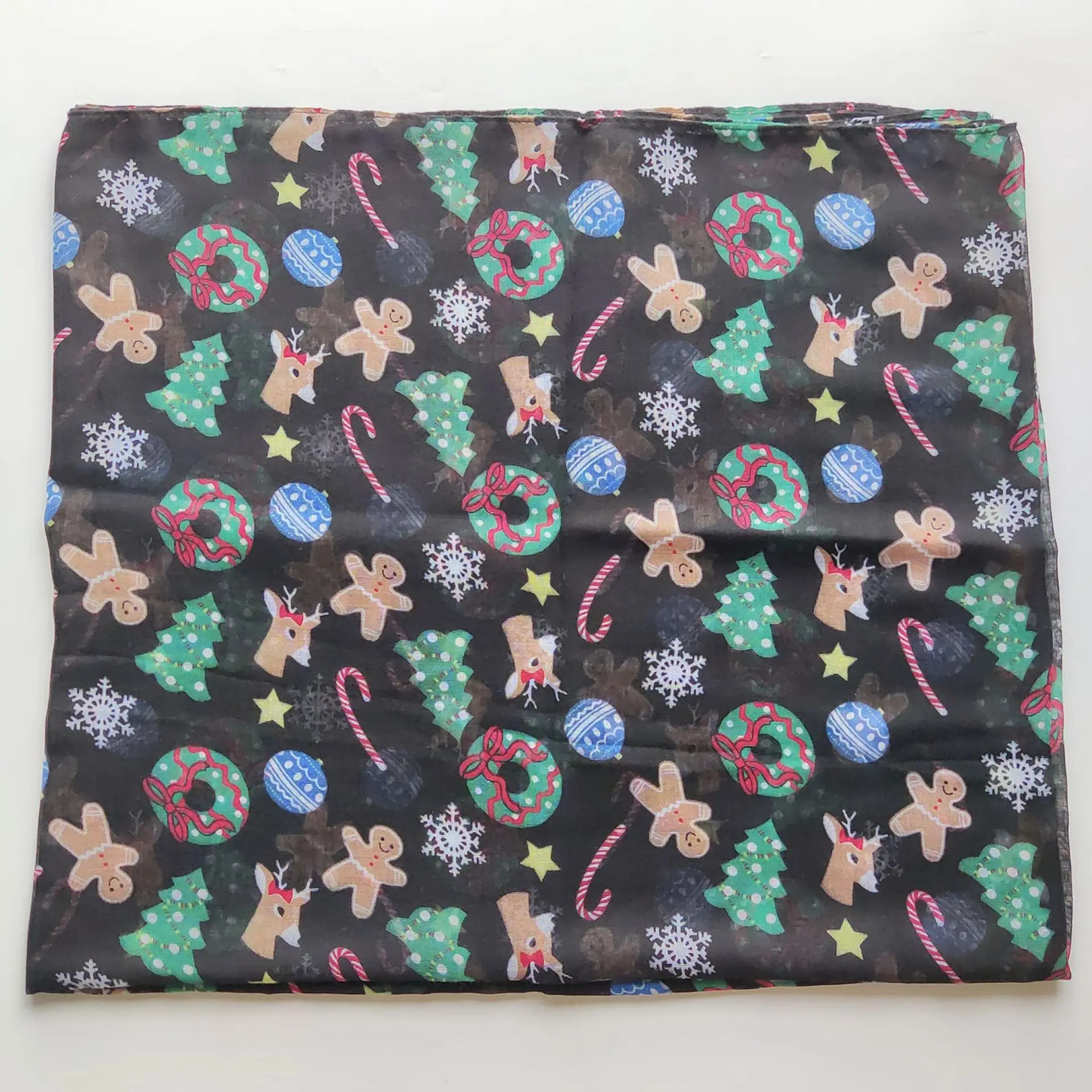 Factory Low price Custom Graphic Printing Christmas Ethnic Scarves Shawls Voile Beach Scarves