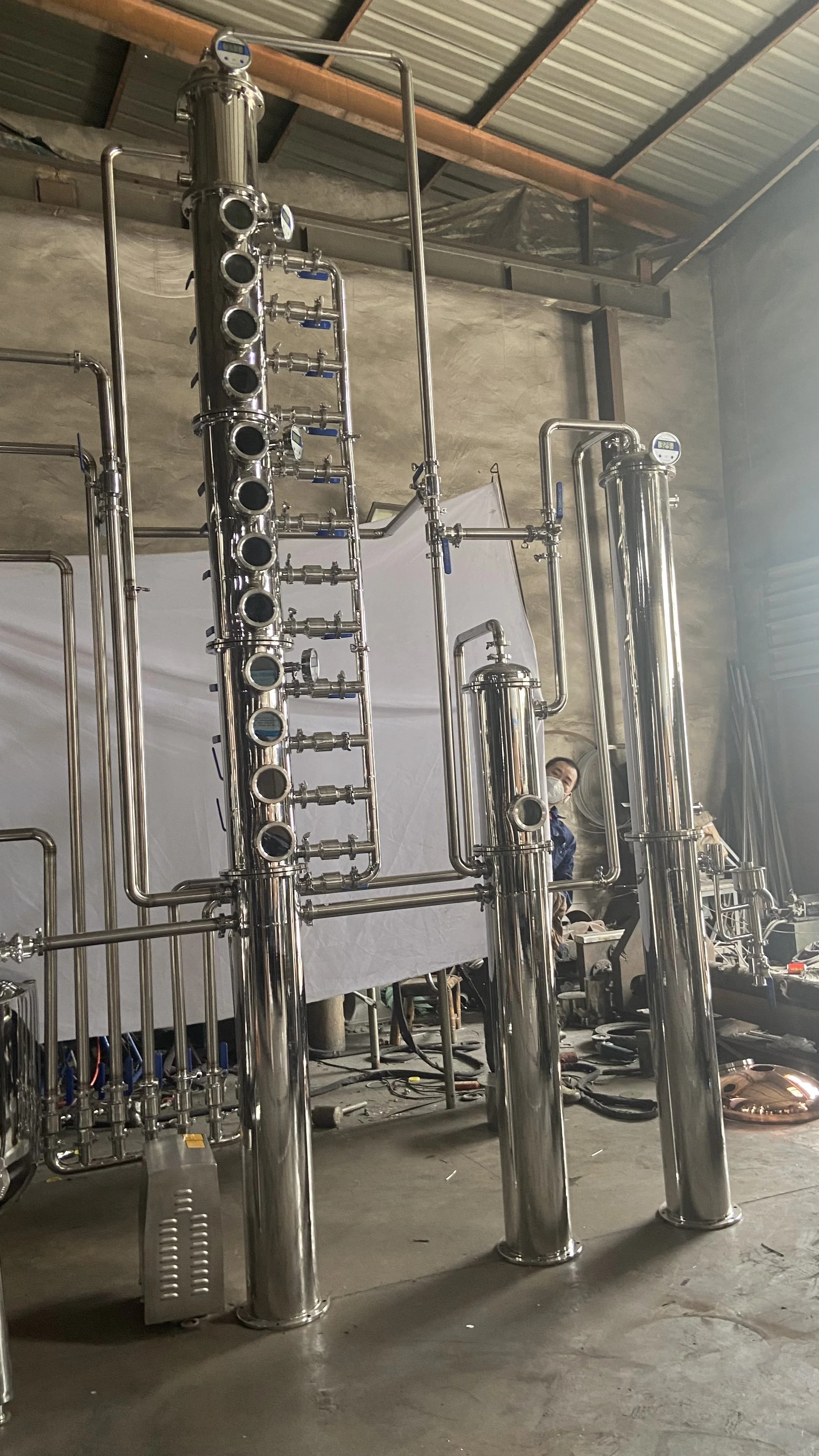 TOWIN 300L/500L/1000L Gin and whiskey distilling equipment distillation machine for sales