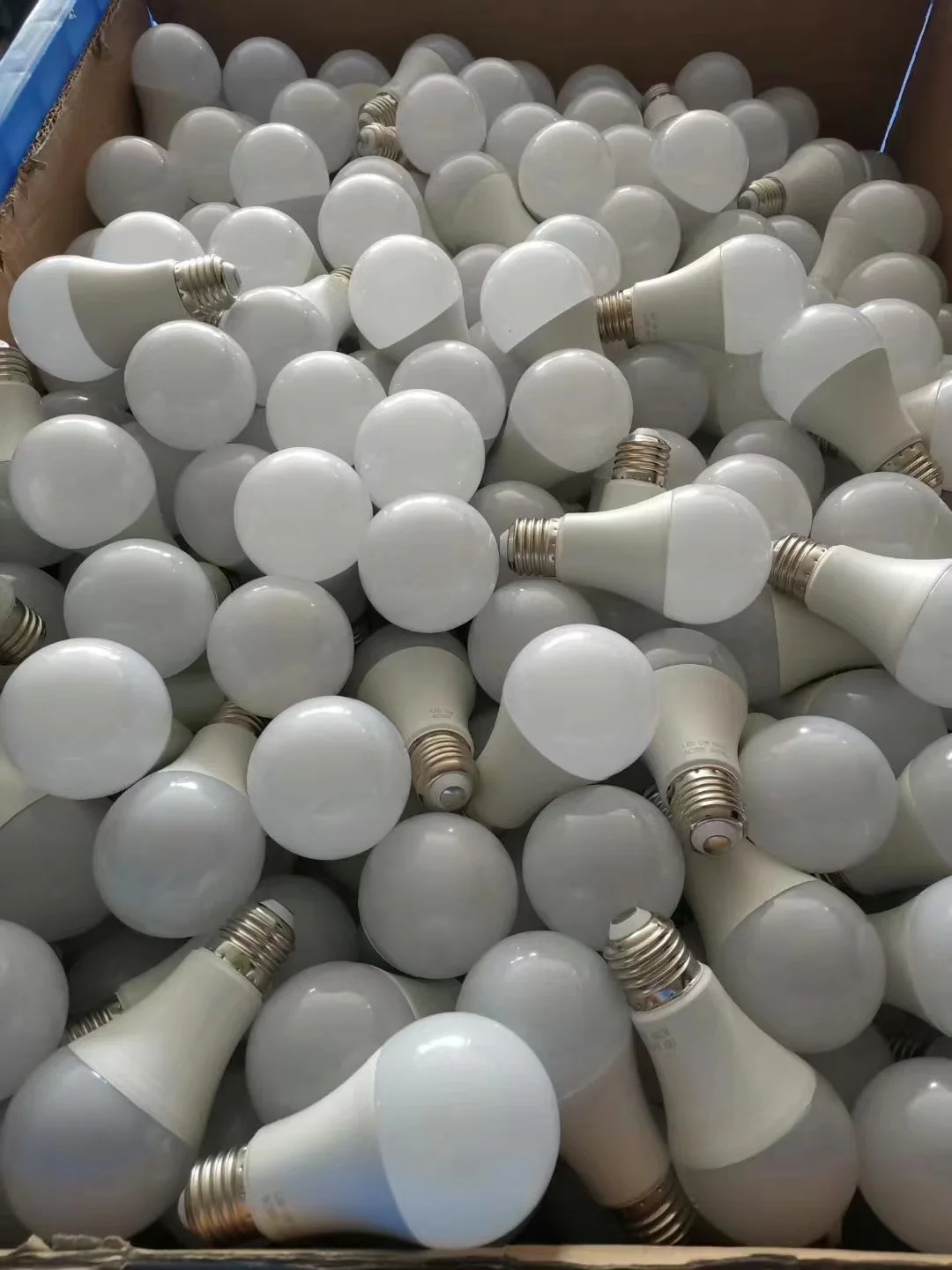 Cheap price Aluminum plastic E27 B22 E14 A60 A70 A80 5w 7w 9w 12w 20w SKD LED bulb light smart bulb factory machine raw material