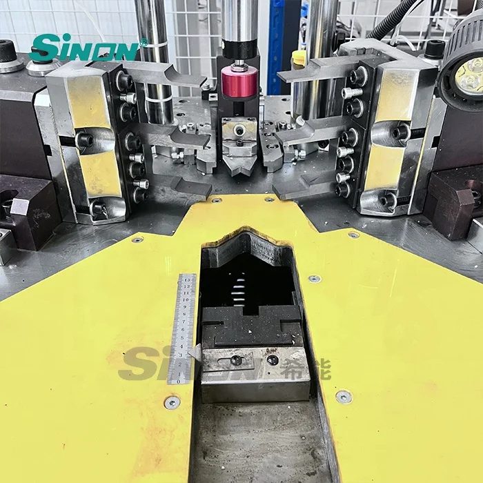 Aluminum Window Assembly Crimping Machine Automatic Hydraulic Type Window Machines