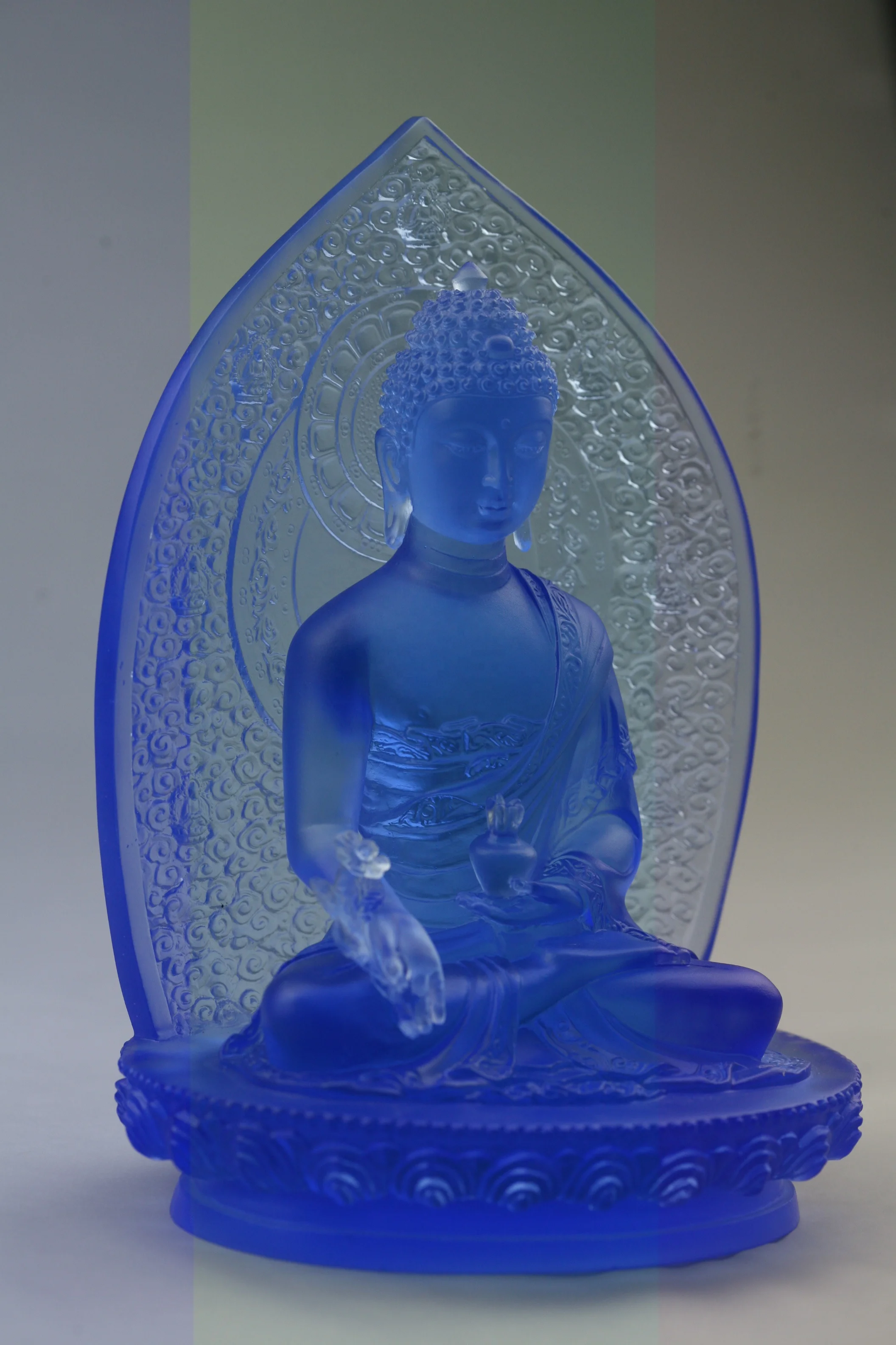 Wholesale Backlit Medicine Master Buddha Colorful Crystal Glass Giant Buddha Statue