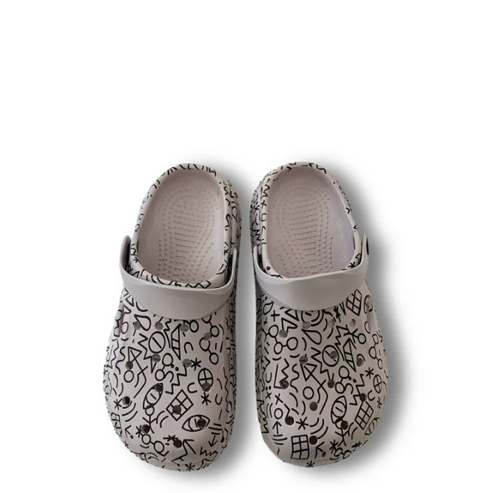 Clogs shoes for men outside wear home thick bottom non-slip couple beach hole shoes male high quality