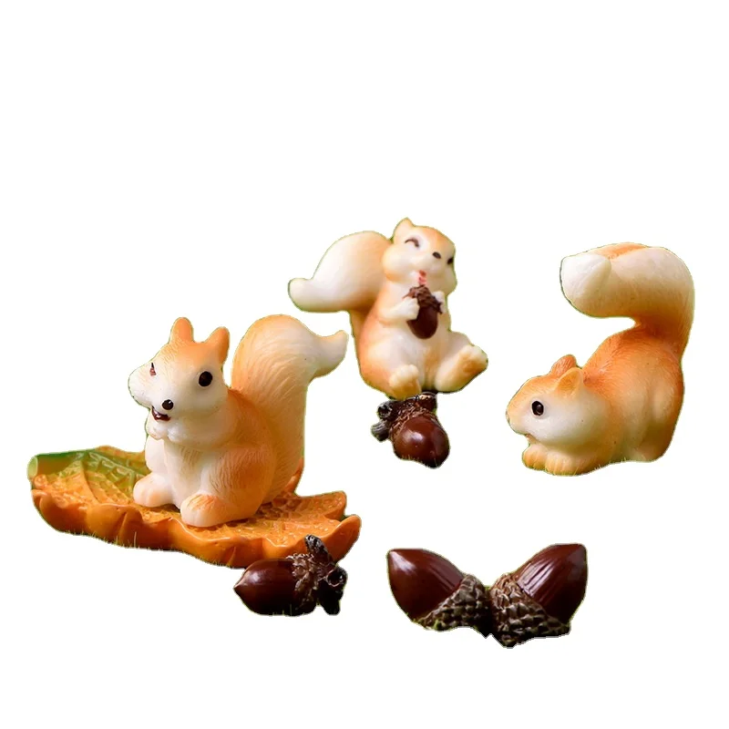 Micro Landscape Garden Decoration Figurine Cute Squirrel Nut Pine Cone House Maple Doll Miniature