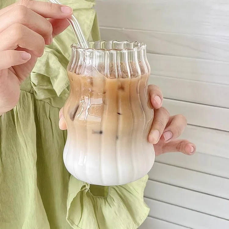 New Product Wave Shape Ribbed Drinking Glasses 17oz Glass Coffee Tea Mug With Bamboo Lid And Glass Straw