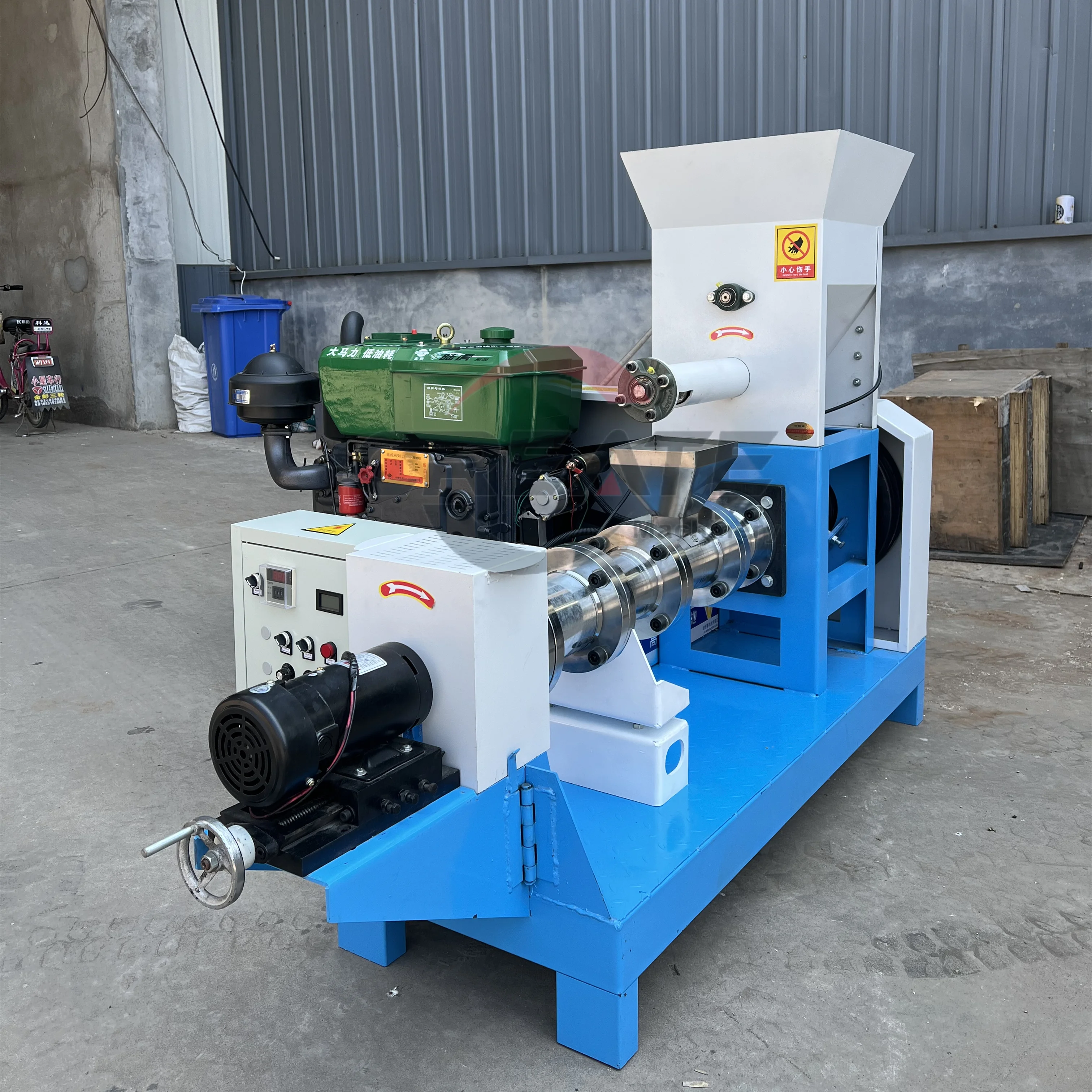 Diesel drive Extruder Floating Fish Feed Pellet Aqua Feed Extruder Pet Cat Dog Floating Fish Feed Pellet Price