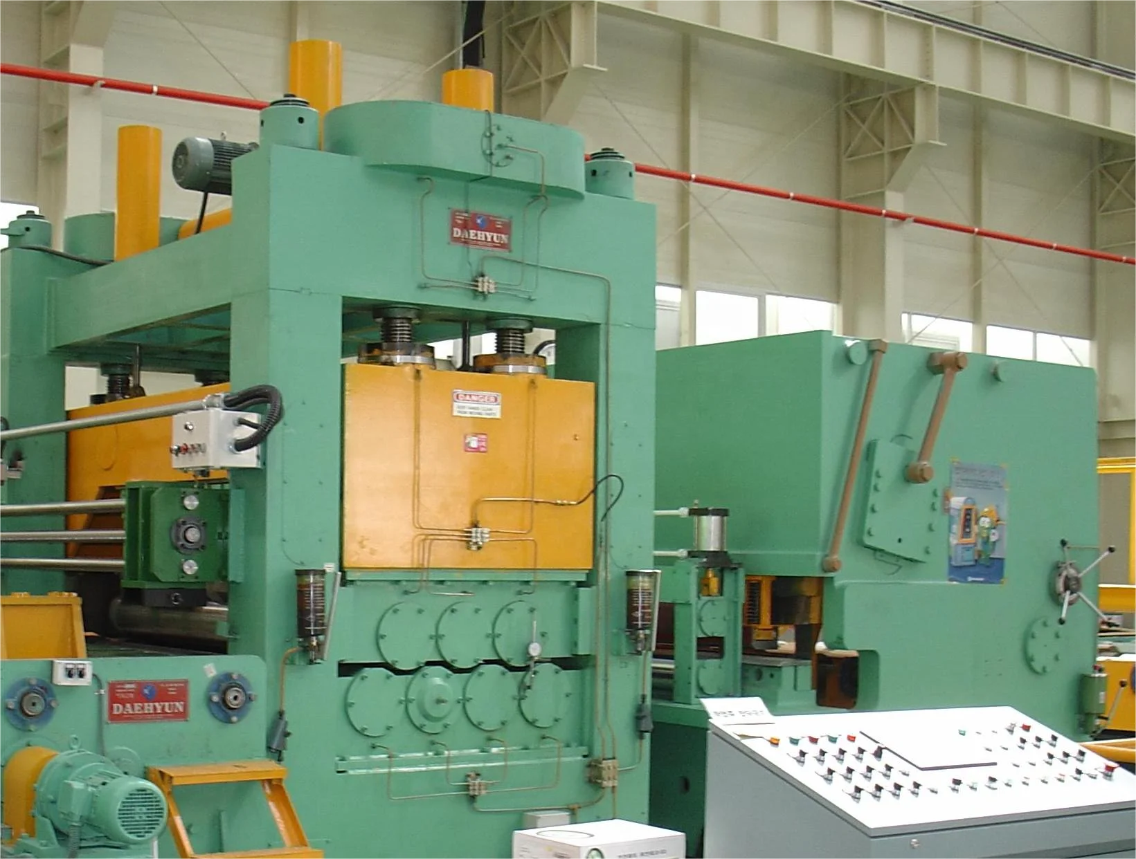 Flattening machinecoil straightening machineleveler steel sheetmetal straightening and cross cutting machine