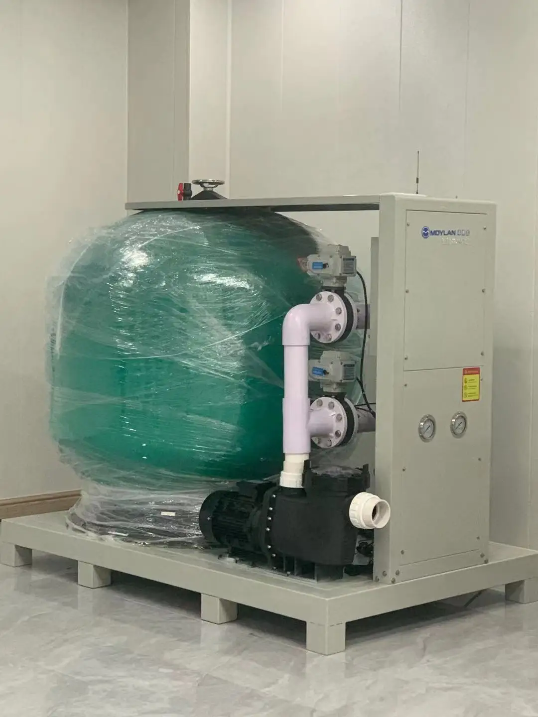 The latest swimming pool water treatment equipment is simple to install a pool filter that does not occupy space