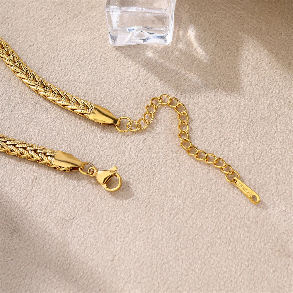 Wholesale Sweat Resistant Full Gold Plating Finish Stainless Steel Wheat Chain Personality Classic Clavicle Necklace For Women