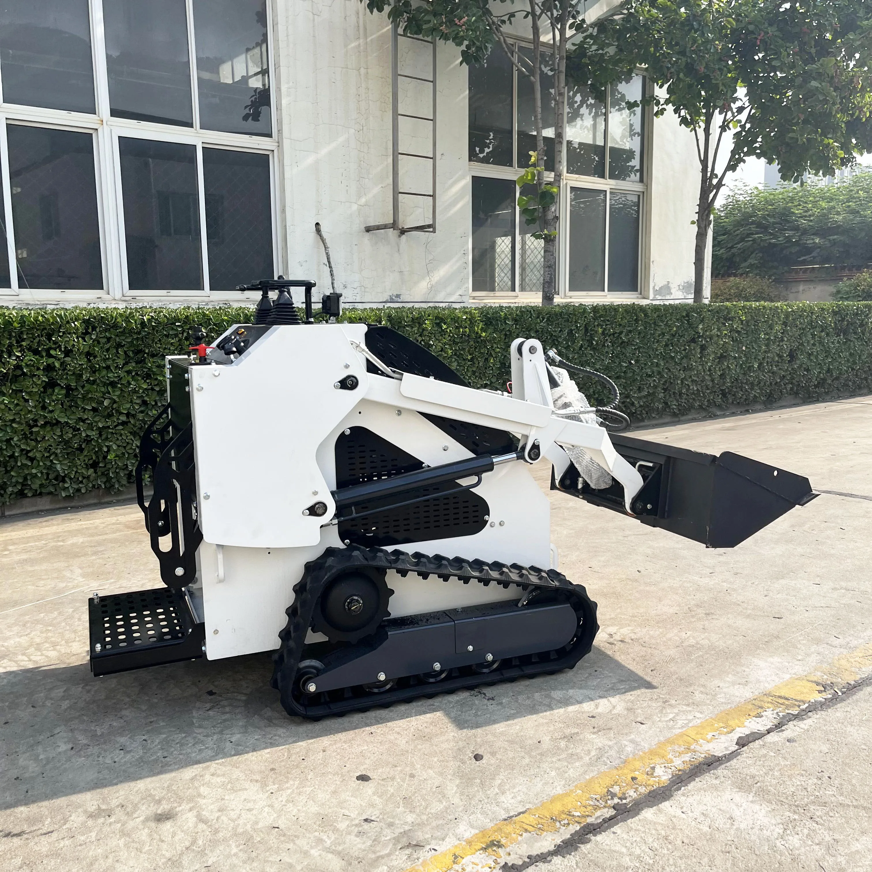 Mini loaders are a good helper for workers at competitive prices