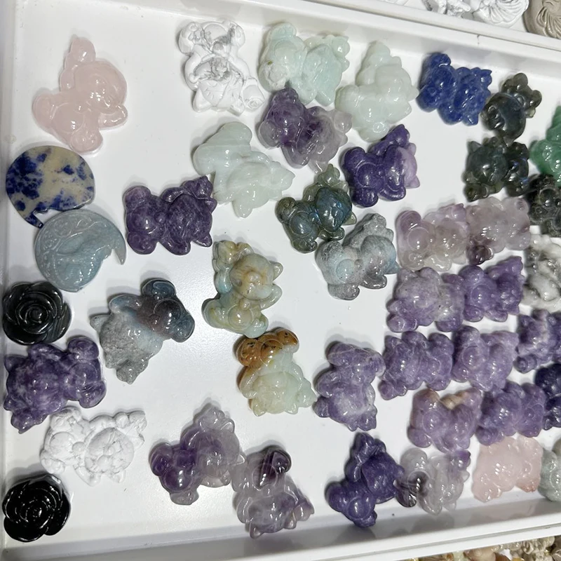 wholesale natural crystal carved Agate pink crystal white turquoise red panda sculpture for souvenir