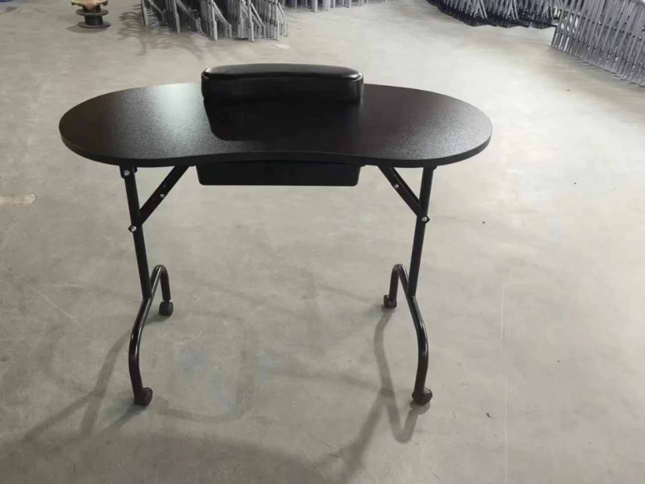 Hot Selling Black/White Wood Nail Desk Table Portable Style Salon Furniture Desk of Nails for Beauty Salon