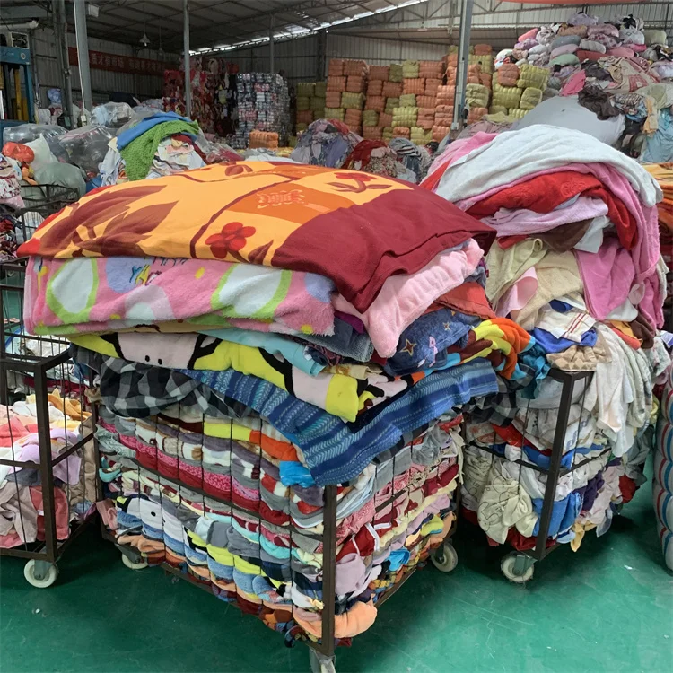 Second Hand Winter Clothes Container Mixed Man Woman And kids used  winter clothes