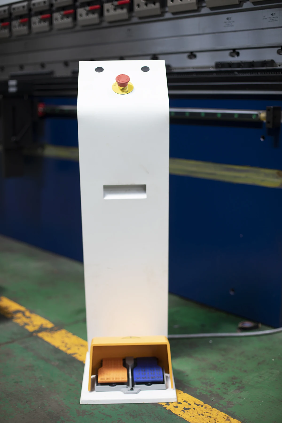 Easy to operate cnc press brake wire machine bending machine