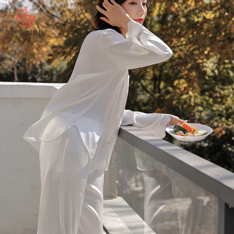 
White pajamas ladies real silk cardigan long-sleeved court style ice silk thin section home service suit 