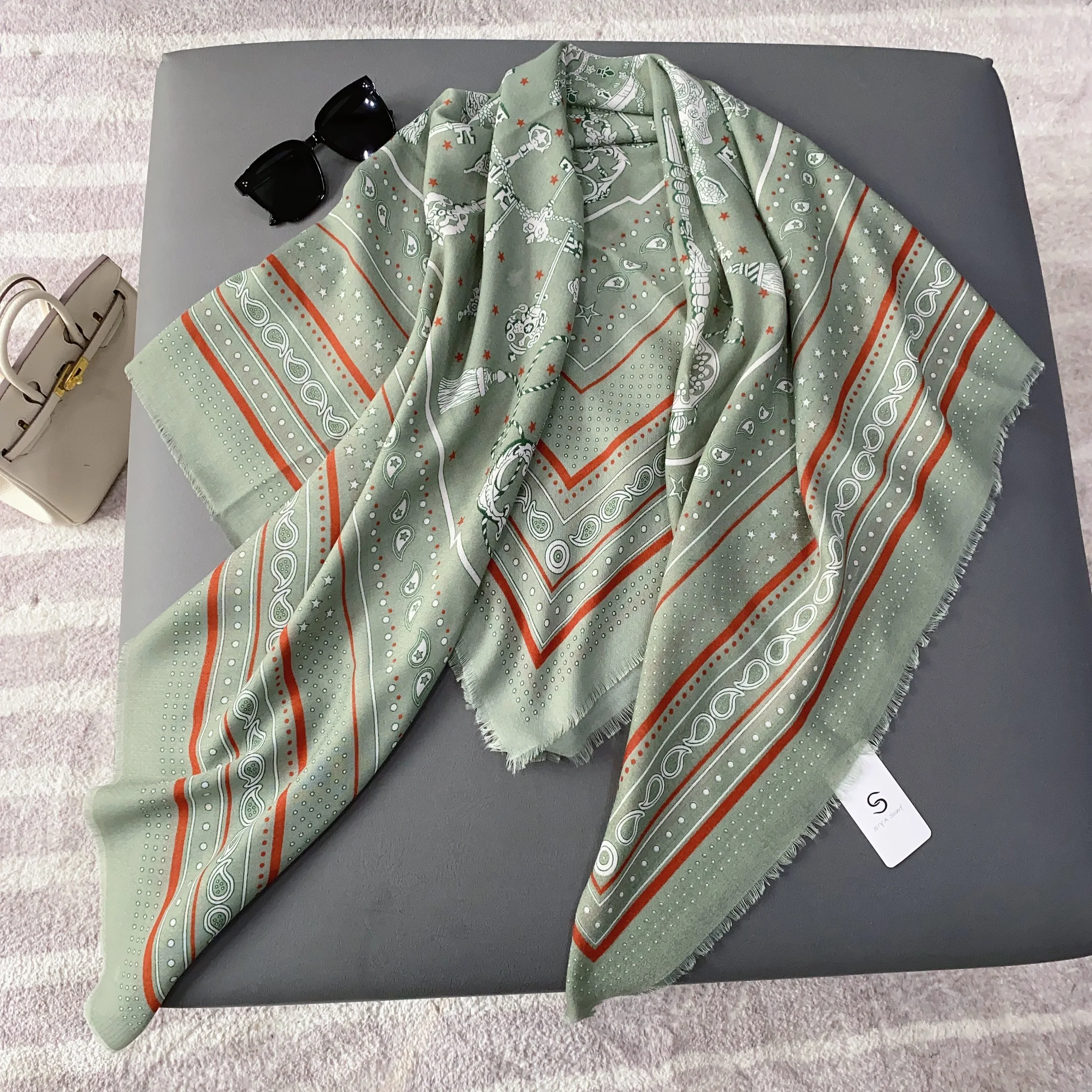 Hot Selling 130x130cm Ladies  Big Square Head Scarf Malaysia Women Soft Cotton Square Scarf Instant Hijabs