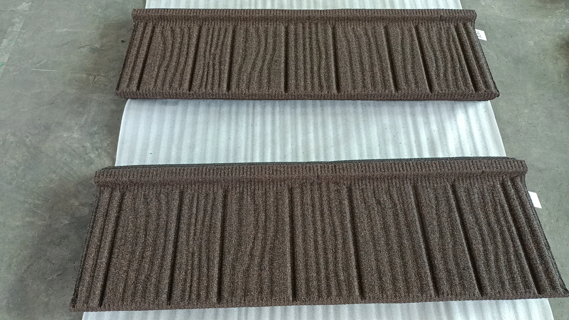 China Factory plastic Galvalume Steel Roof Tile Stone Coated Metal Roofing Tile german solar roof tiles