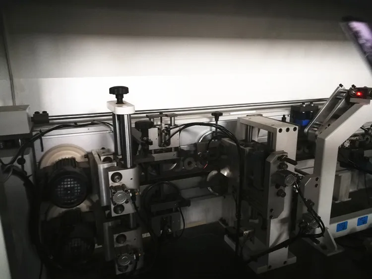 High quality furniture cutting pre-milling wood door edge banding machine automatic