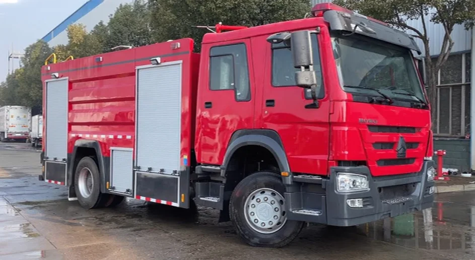 China Fire Fighter Truck 4x2 4x4 6x4 Big Foam Multi-Function Rescue Fire Engine Fighting Truck