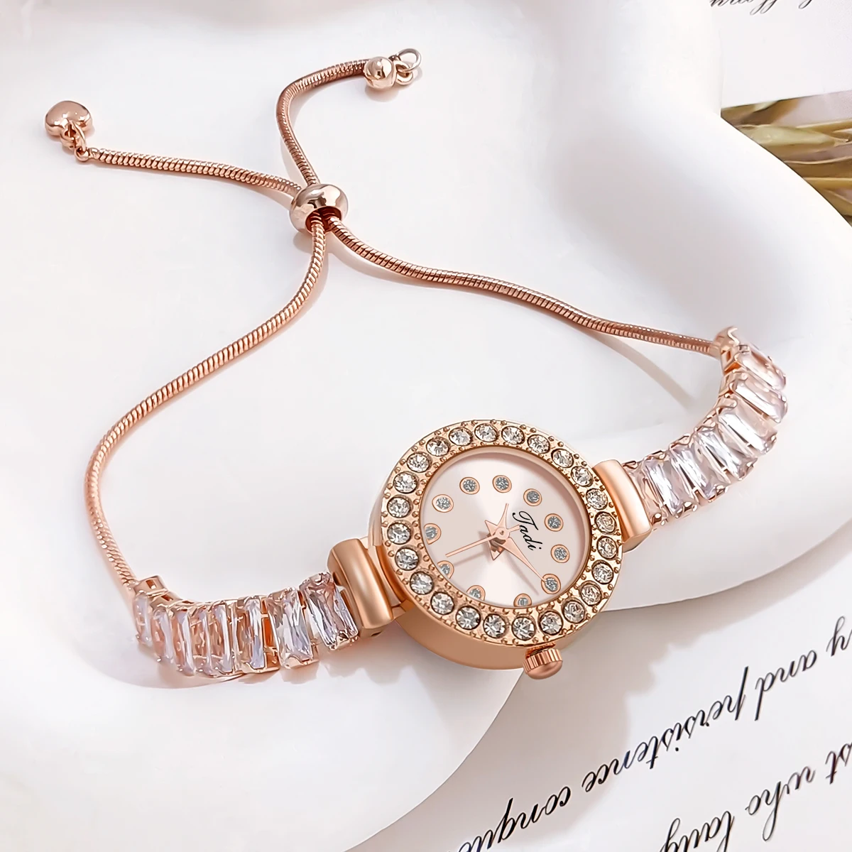 WJ-11384 Newest Factory Direct Cheap Girls Watches Fashion Beautiful Colorful Wrist Women Watch Popular Ladies Bracelet Watch