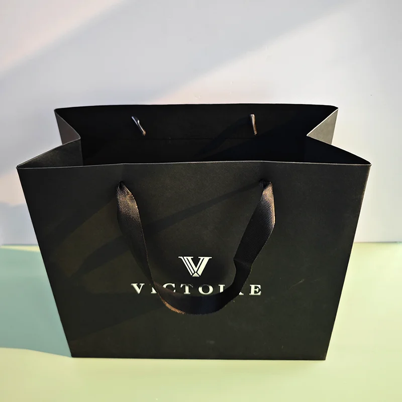 Different Size Christmas Kraft Paper Bag New Year Gift Packaging Paper Bag Shopping Bags With Paper Handle