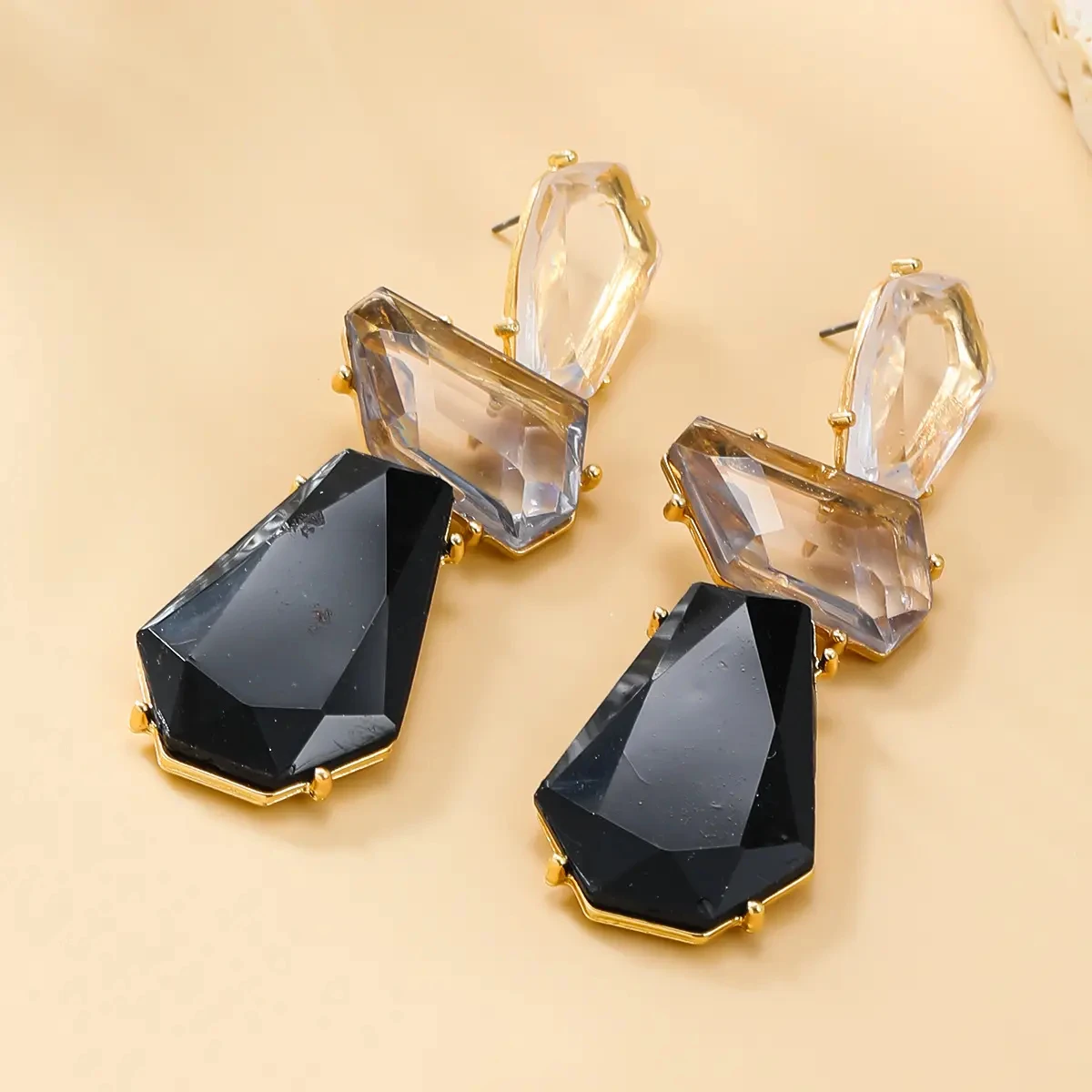 2024 Fashion Jewelry Winter New Plate Earrings Exaggerate European Multilayer Geometric Acetic Irregular Resin Clear Earrings