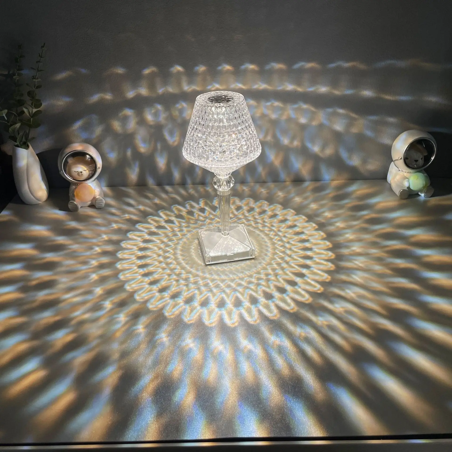 2022 Wholesale High quality Bedroom Portable Night Light Wireless Rechargeable LED Crystal Reading Table Lamp