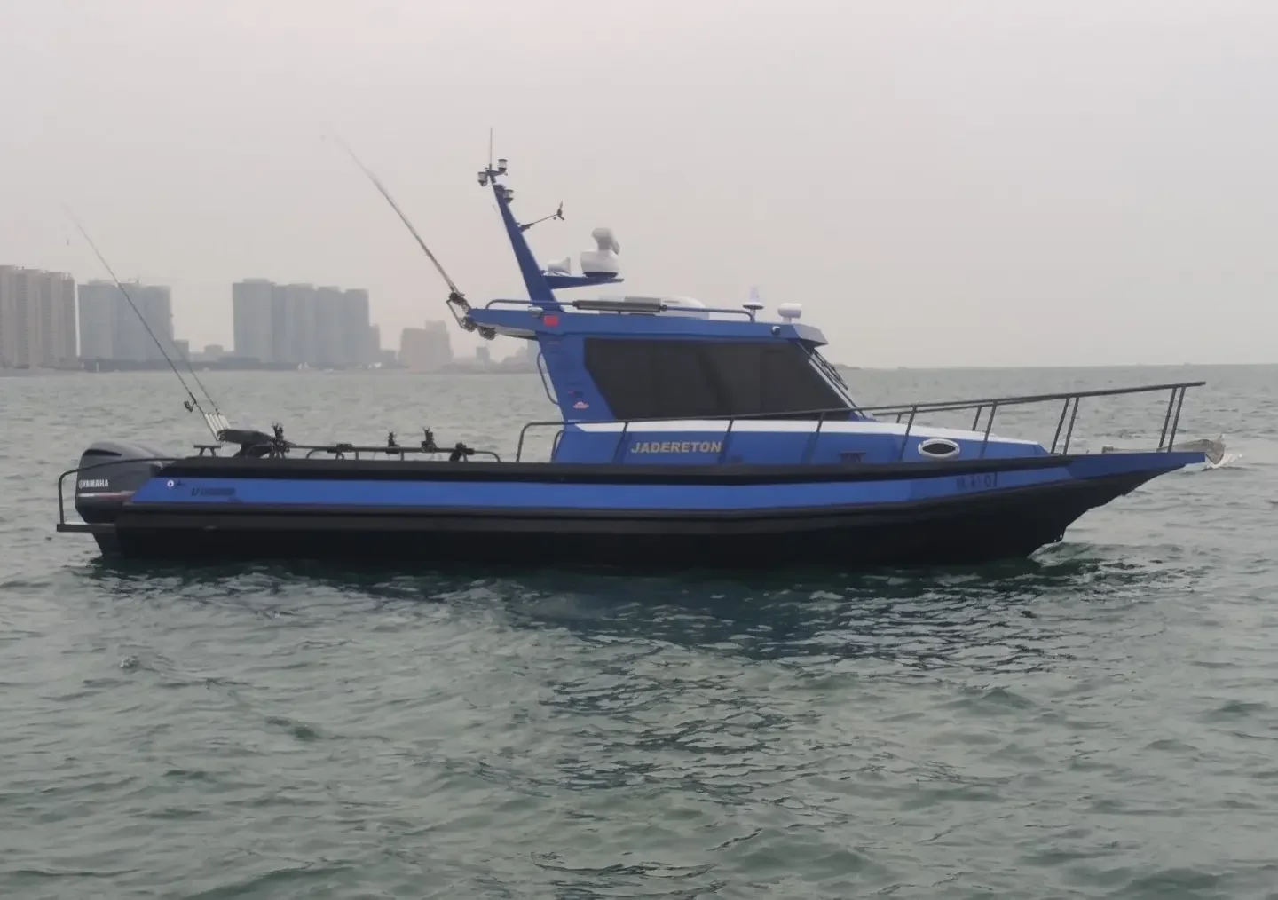 Hot selling high-end technology manufacturing 9.68m small commercial fishing boat/yacht