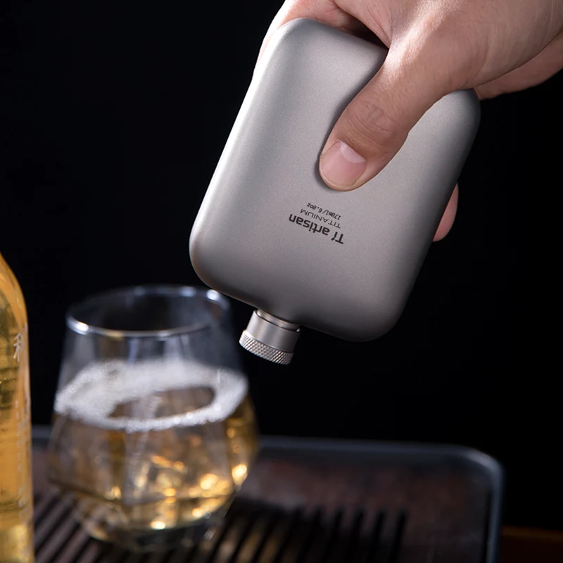 Titanium Hip Flask 170ml/5.7 fl oz,230ml/7.8 fl oz Pocket Hip Flask Alcohol Whiskey camping accessories