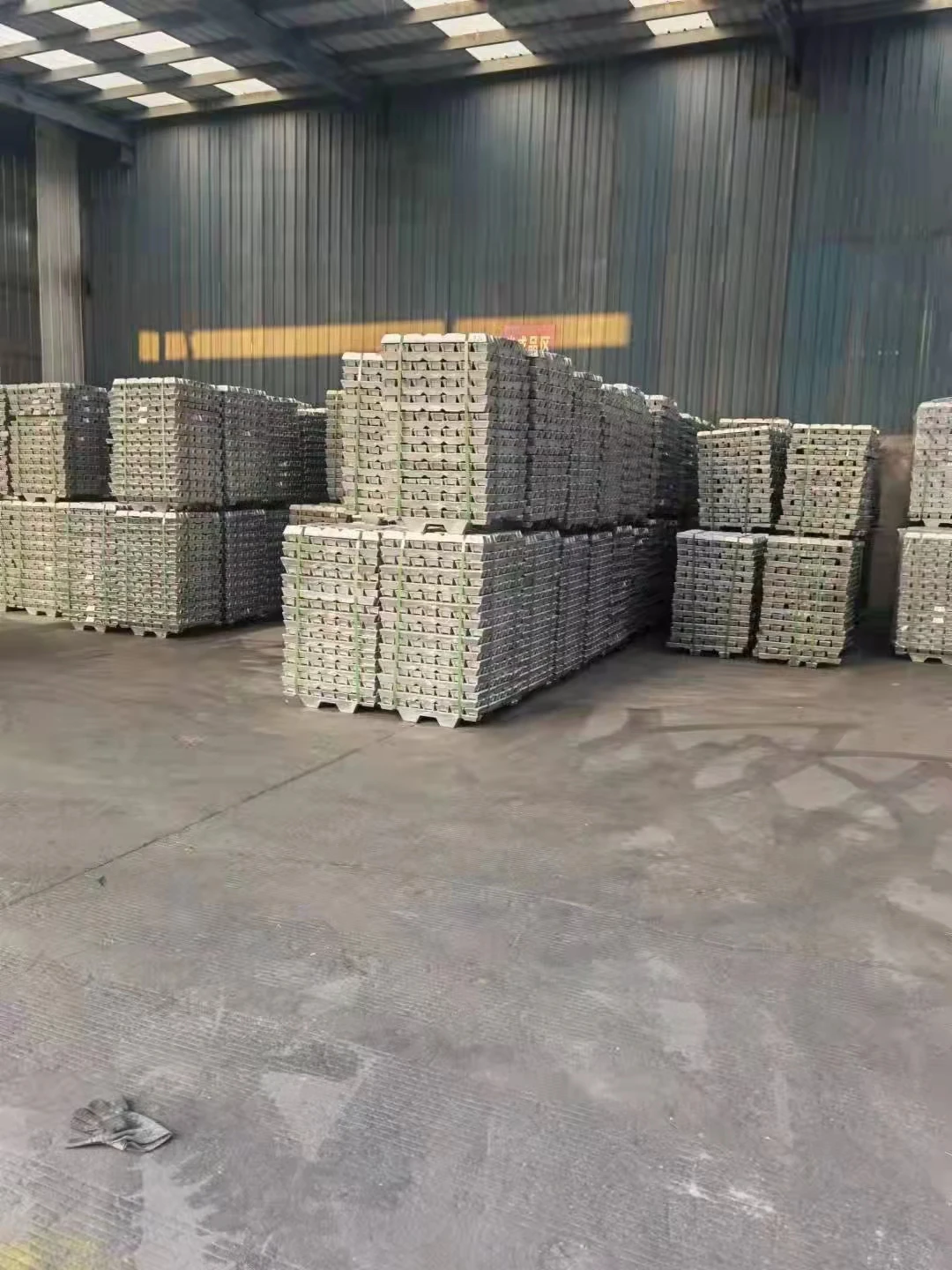 Серебристый Белый слиток Adc12 алюминиевый сплав с различными целями