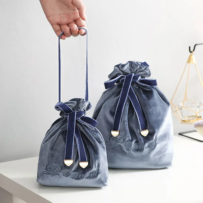 2021 Fashion Hot Selling Custom Logo Large Capacity Pull Rope Velvet Gift Bag